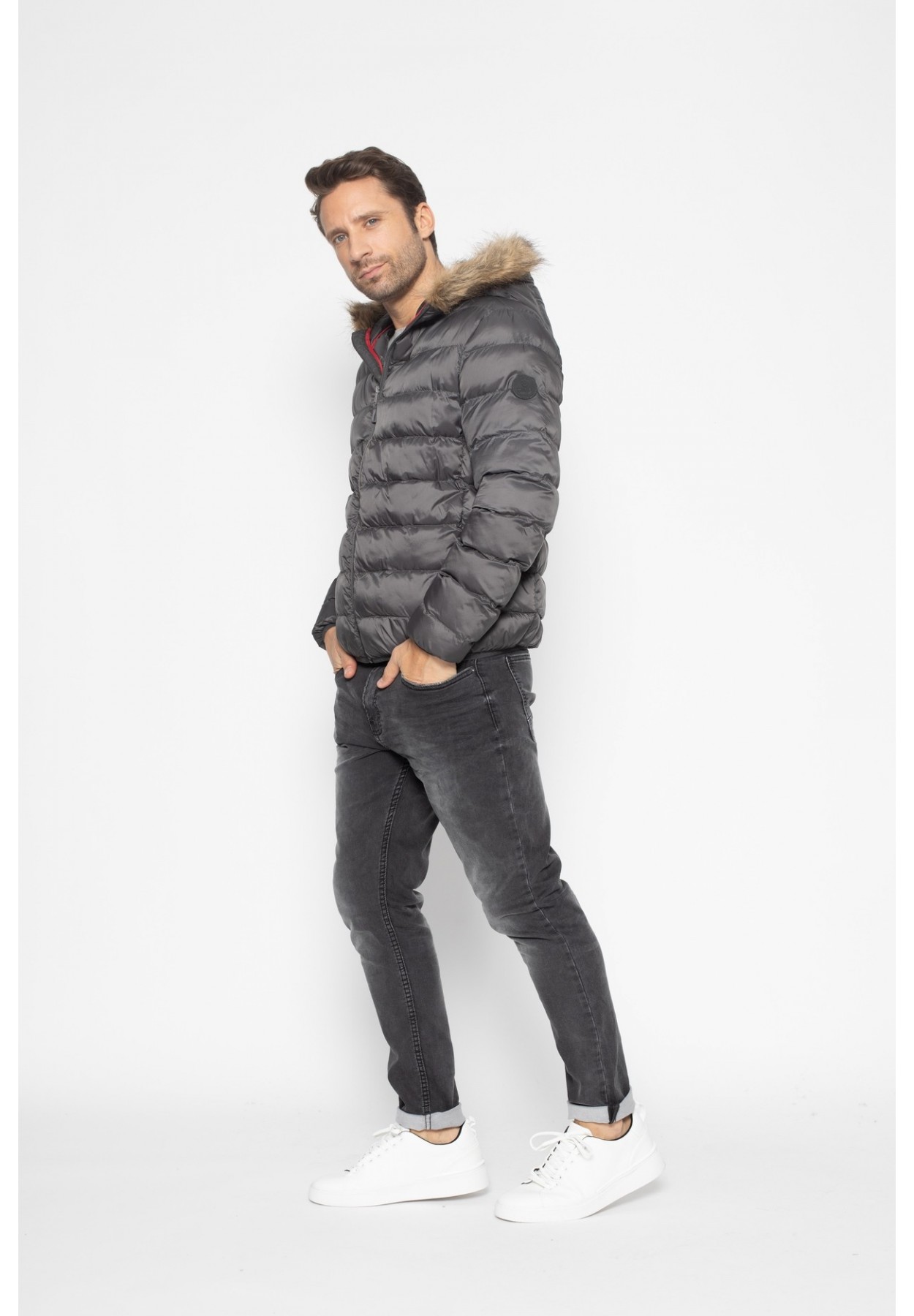 Diesel Jean Slim Troxer 0R84A Skinny Fit Homme Noir Diesel Jean Slim Troxer 0R84A Skinny Fit Homme Noir